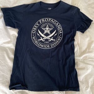 Obey t shirt size M. Incredible condition.